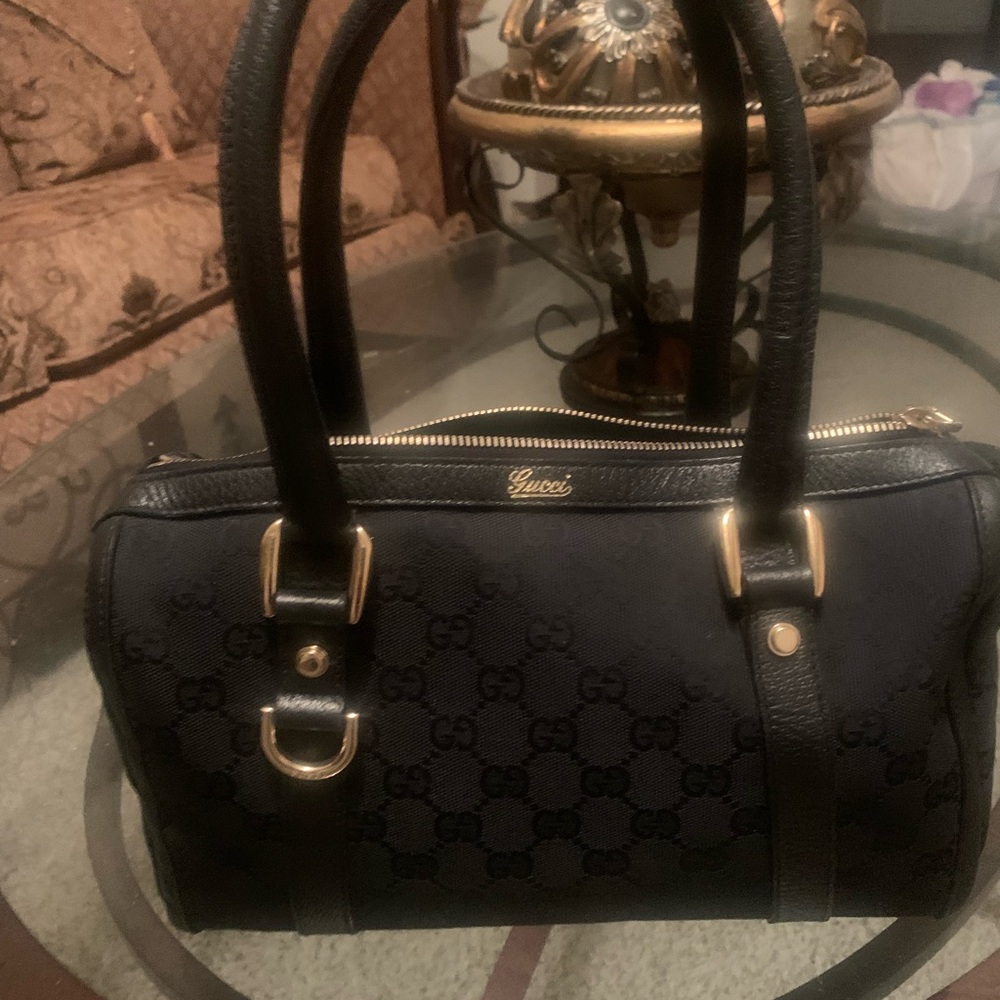 Authentic Black Gucci purse!!!